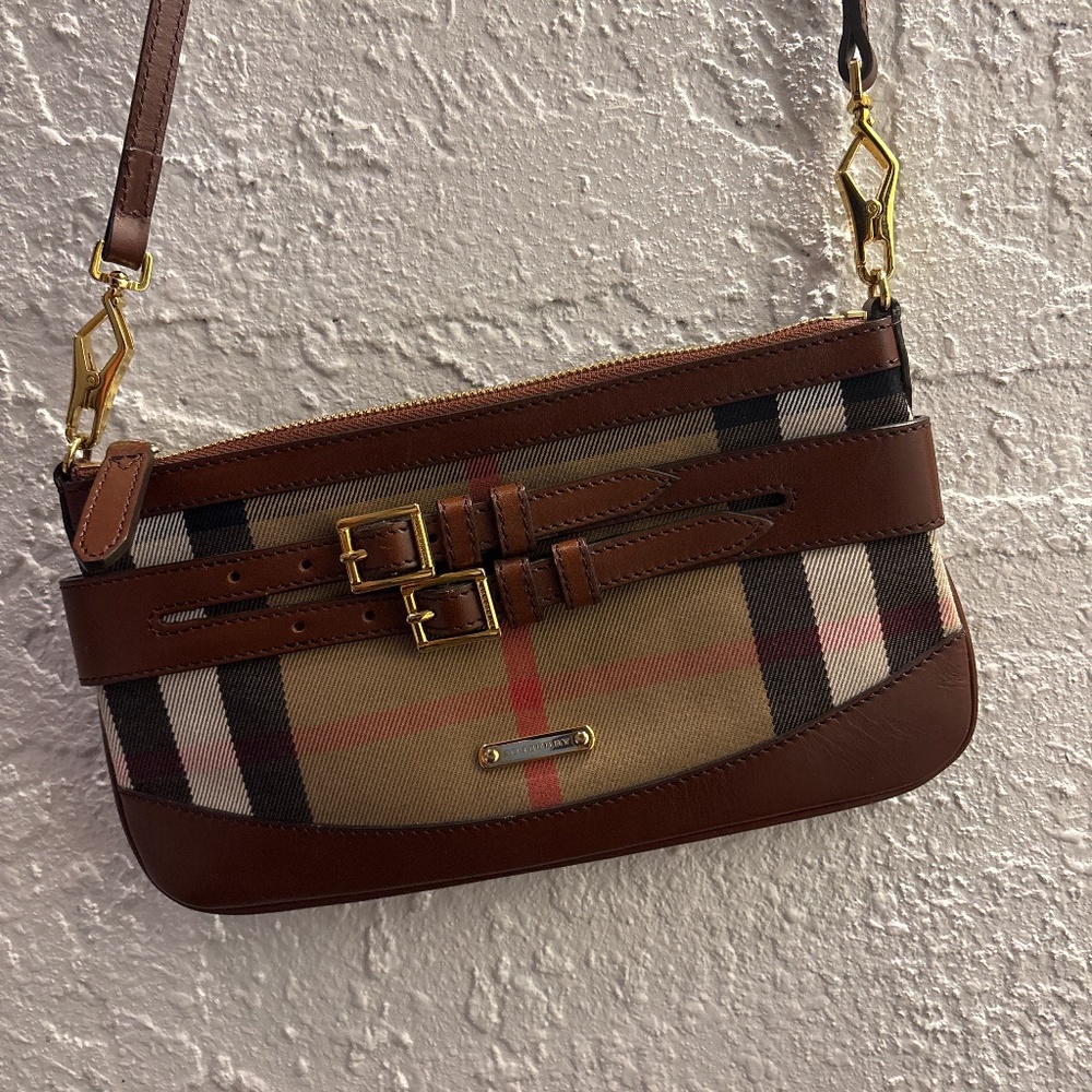Burberry purse